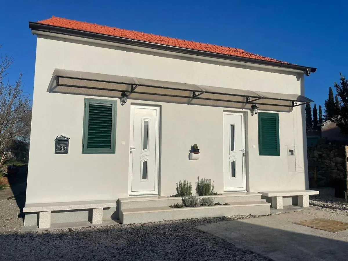 Studio Apartment Dona Trogir