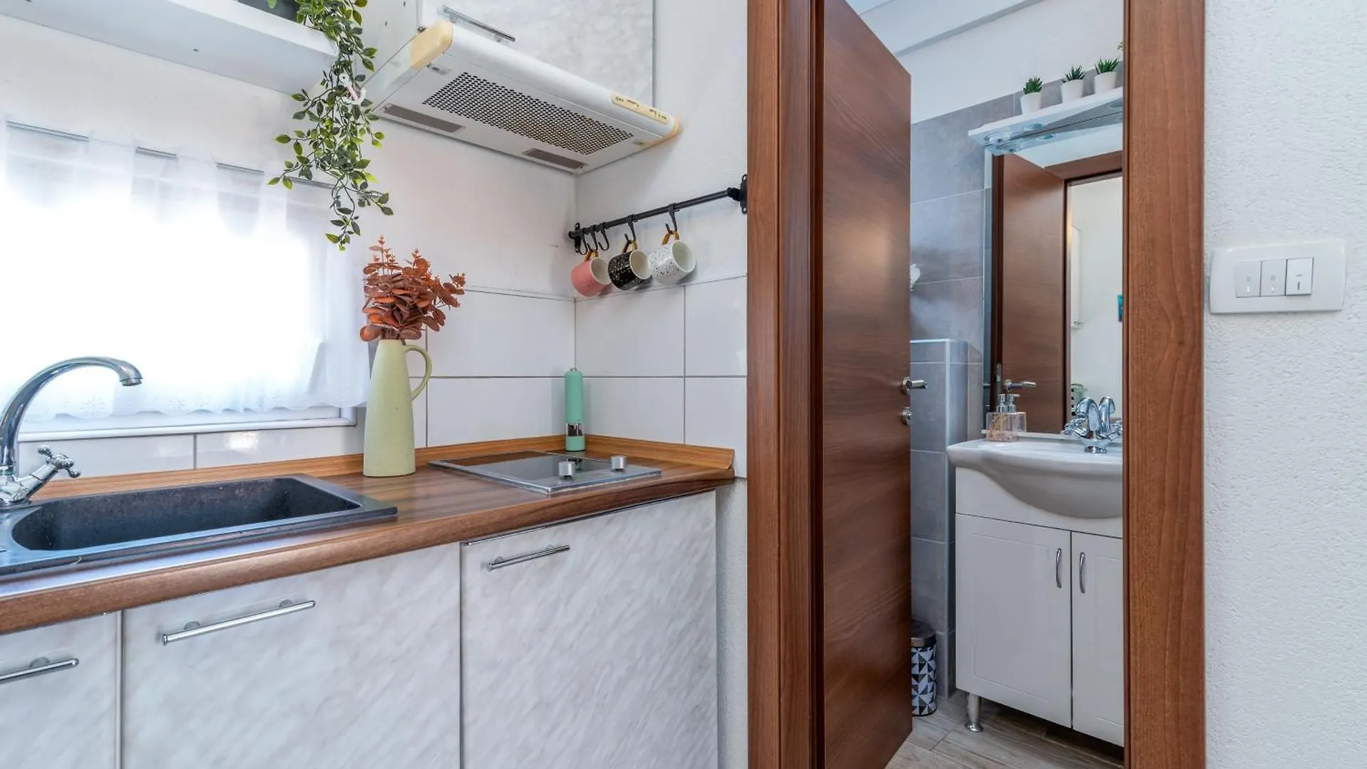 Studio Apartment Dona 0*, Trogir Croatia