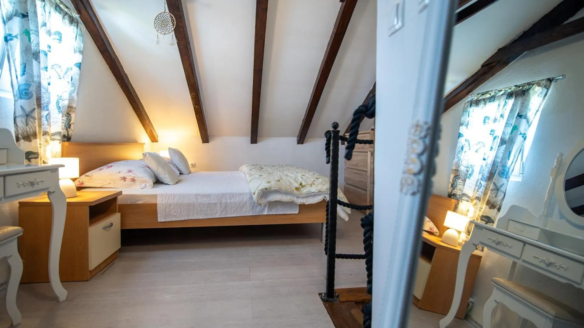 Studio Apartment Dona Traù 0*,  Croazia