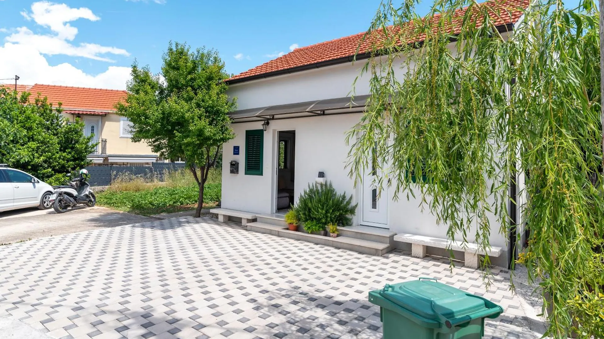 Studio Apartment Dona