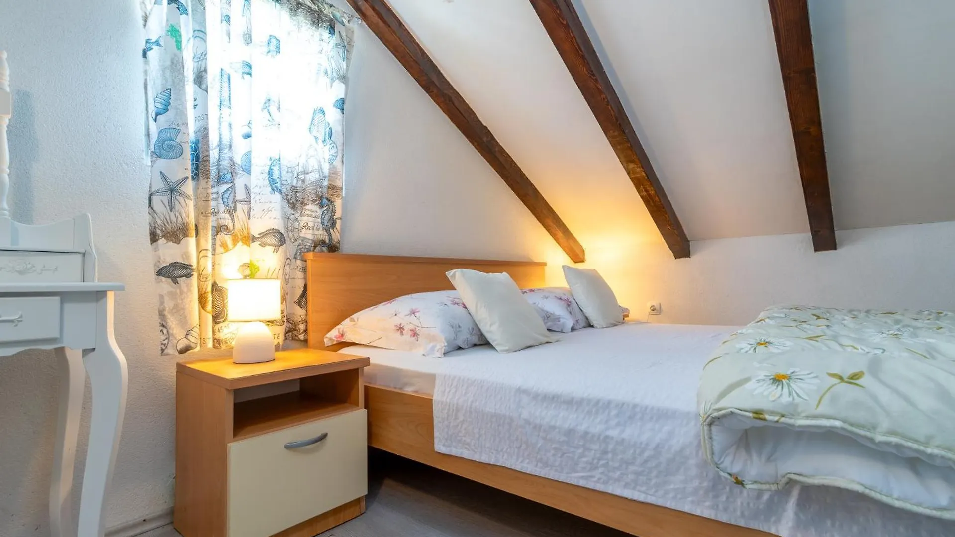 Studio Apartment Dona Traù