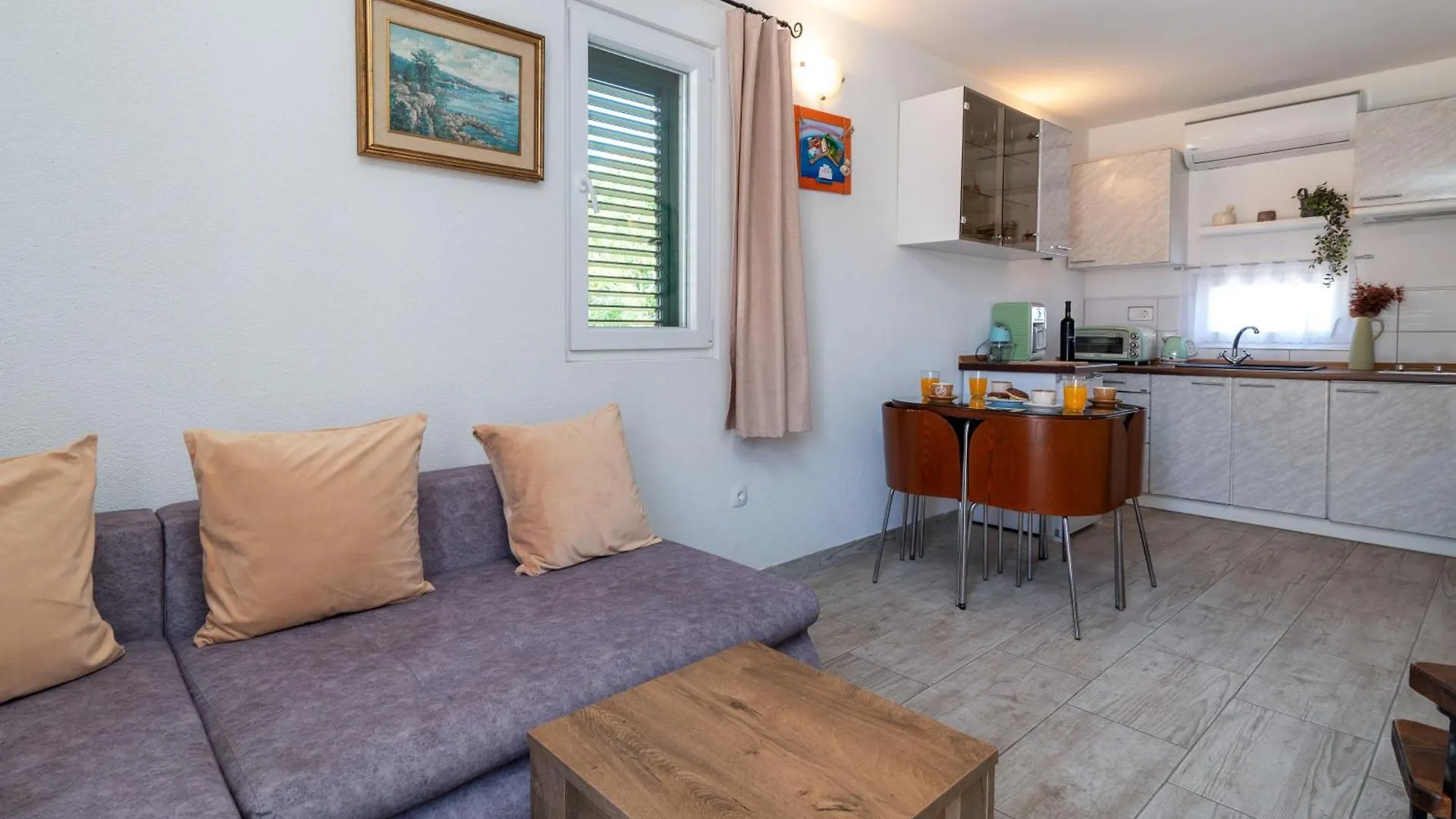 Studio Apartment Dona Traù